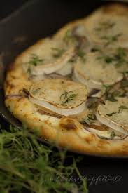 Vegetarischer Birnen Ziegenkase Flammkuchen Zimtkeks Und Apfeltarte Rezept Rezepte Flammkuchen Leckeres Essen