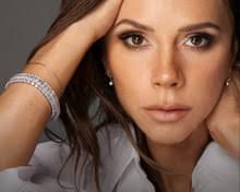 Mischa Barton has handbags