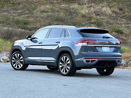 The cross sport lowers the atlas' roofline to 67.8 inches (down 2.3) and shortens the suv's overall length to 195.5 inches (5.2 less). 2020 Volkswagen Atlas Cross Sport Review Expert Reviews J D Power