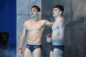 Tom daley, 27, was seen knitting during women's 3m springboard diving final in tokyo. Diving Star Daley Olympic Champion Who Grew Up In The Public Eye