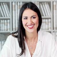 Amanda Slavin's Instagram, Twitter & Facebook