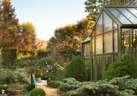 10 Gorgeous Greenhouses To Get You Excited For Spring English Garden Design Traditional Landscape Garden Design