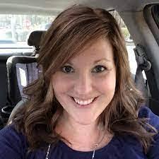 Lori Lamp's Instagram, Twitter & Facebook