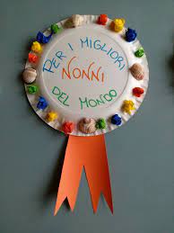In italia questa festa è stata istituita nel 2005 per celebrare l'importanza del ruolo svolto dai. Tanti Auguri I Nonni 5 Idee Creative Per La Festa Dei Nonni