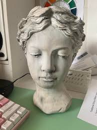 My sister got me this planter! I'm in love, now I just need a plant to go  with it ☺️💕 I might use it to hold paint brushes for now 🧐