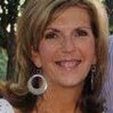 Deena Nichols's Instagram, Twitter & Facebook