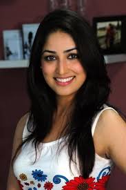 Favourite Perfumes Of Bollywood Actresses Yami Gautam Wallpapers Beauty Smile Actresses