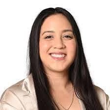 Yvette Hansen's Instagram, Twitter & Facebook