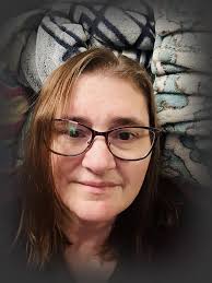 What is causing the missing features in Pokémon GO?