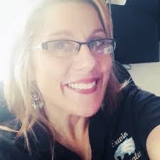 Debbie Sholar's Instagram, Twitter & Facebook