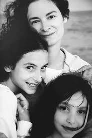 The Incubation Period of Coronavirus Disease 2019 (COVID-19) From Publicly  Reported Confirmed Cases: Estimation and Application