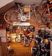 Athens Is A Great Place To Ride And Cycle Path Bike Shop Is A Great Place To Get The Information You Need To Make Your Cycling Trip In Ath Fahrradkeller Fahrrad
