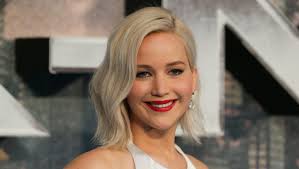 Jennifer Lawrence sobbed during friend Amy Schumer's sudden wedding