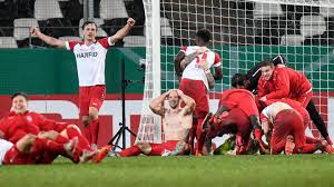 Dfb pokal achtelfinale auslosung 2019/20 mit andreas köpke. Dfb Pokal Leverkusen Raus Bvb Werder Und Kiel Im Viertelfinale Stern De