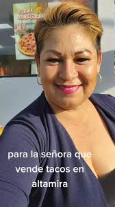 Yesenia Vendedora De Tacos De Canasta