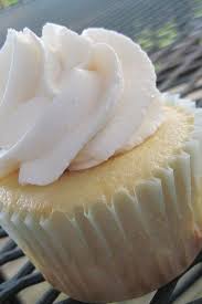 Best White Icing Ever Recipe Easy Icing Recipe Decorating Icing Recipe White Icing Recipe For Cake