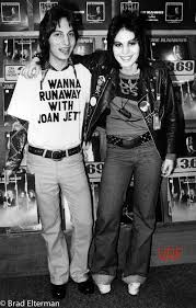 Pin By Anna Pantoliano On Loving My Records In 2020 Joan Jett Joan Rock And Roll Girl