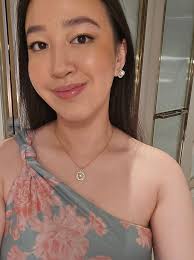 Oh my god! How nice is it going into the shop! Thanks to all of your  recommendations I was finally able to colour swatch nars sheer glow  foundation and the Mecca consultant