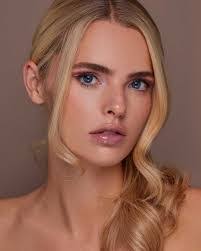 Jamie Tilley's Instagram, Twitter & Facebook