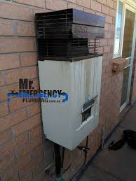 replacing an old gas hot water system in richmond vic clearly been under the pump for a few years plumberrich plumbing emergency plumbing hot water system