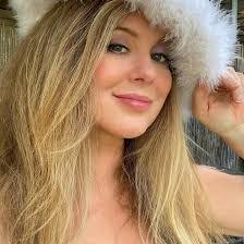 Lynn Saylor's Instagram, Twitter & Facebook