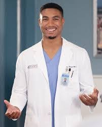 Theory: I think that the new transfer intern is gonna be Bailey's stalker  or try to interfere with Ben and Bailey's marriage. : r/greysanatomy