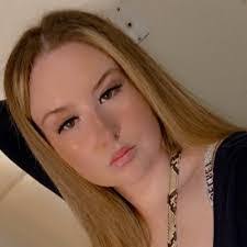 Kara Purcell's Instagram, Twitter & Facebook