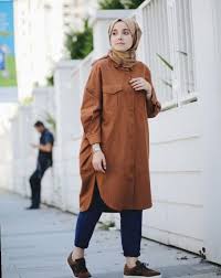 Jual ribuan produk fashion wanita > atasan > kemeja casual dari beragam brand fashion terkenal produksi bandung. Pin Oleh Tini Suhartini Di Gaun Kemeja Wanita Pakaian Rok Panjang Model Baju Wanita