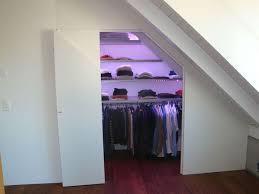 Begehbarer Kleiderschrank In Dachschrage Schlafzimmer Dachschrage Begehbarer Kleiderschrank Dachschrage Ankleide Zimmer