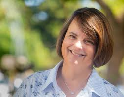 Kim Brindley's Instagram, Twitter & Facebook