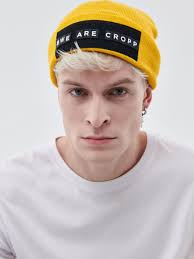 Căciulă cu inscripție