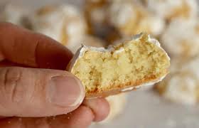 Amaretti Cookie Recipe Italian Cookie This Delicious House Recipe In 2020 Amaretti Cookie Recipe Cookie Recipes Italian Cookies