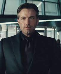 Als kind erlebt bruce wayne, wie seine eltern ermordet werden. Ben Affleck Giorgio Armani Solid Poplin Dress Shirt From Batman V Superman Dawn Of Justice Thetake Ben Affleck Ben Affleck Batman Batman V