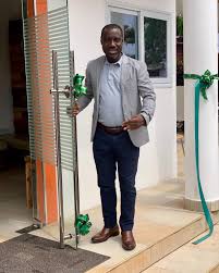 Dan Asare (@d_asarekyei)