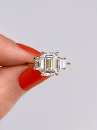 Price chart comparison of gia certified 1ct emerald diamonds. 5 Reasons Not To Buy An Emerald Cut Diamond Frank Darling