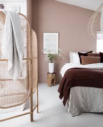 Parcourez des milliers de photos de chambres pour trouver des idées de déco et d'aménagement de chambre adulte et de chambre parentale. Utiliser Le Gris Et Le Rose Dans Une Chambre D Adulte My Blog Deco