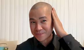 Phùng Ngọc Huy xuống tóc