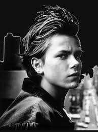 River Phoenix " Classic T-Shirt for Sale by Wyllie