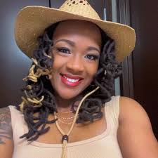 Chelly's timing for talking to Huda is questionable