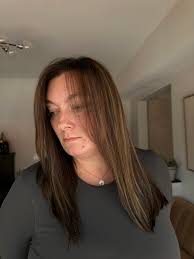 Hairstylist in Holland for blonding services