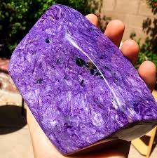 Photo Exoticcrystals Lustre Vitreous Silky Transparency Translucent Colour Violet To Deep Lil In 2020 Rocks And Crystals Gems And Minerals Minerals And Gemstones