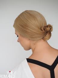 This is the quickest bun you will ever learn to do. Double Knot Bun Tutorial That S Super Easy Hair Romance