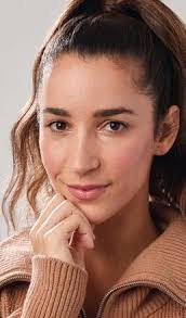 Kristie Raines's Instagram, Twitter & Facebook