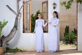 Bật mí kinh nghiệm may áo dài trắng “chuẩn” nhất mùa tựu trường
