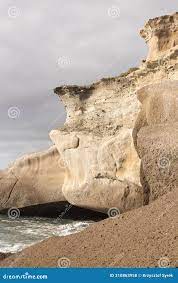 被龟头形状侵蚀的悬崖库存照片. 图片包括有手段, 海景, 石头, 金丝雀, 海岸线, 西班牙, 海洋- 210863958
