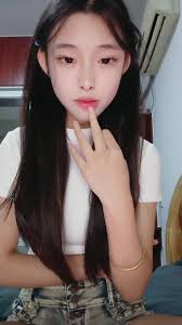 작은 딸기가 너무 맛있다] 가슴이 아름다운 대학생이 보지를 골라 가슴을 비비고 알몸으로 춤을 추며 자위를한다 (6) - AVJB