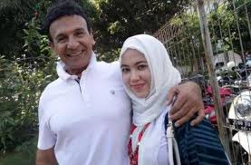 Mark sungkar is an actor, known for the stabilizer kostaja (1986), di balik kelambu (1983) and bidadari mencari sayap (2020). Begini Pembelaan Mark Sungkar Usai Dikabarkan Tersandung Kasus Korupsi Matamata Com