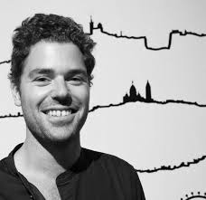 Marseille : The Line cloue le monde au mur