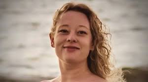 ICE killing of driver in Minneapolis involved tactics many police departments warn against − but not ICE itself