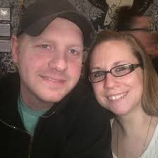 Linzi Jones (linzirn)